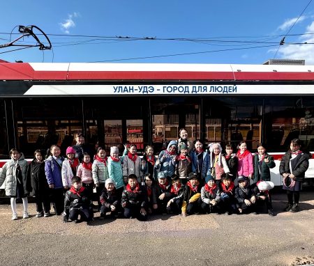 «Образовательный трамвай» — экскурсия для детей в Месячник бурятского языка.