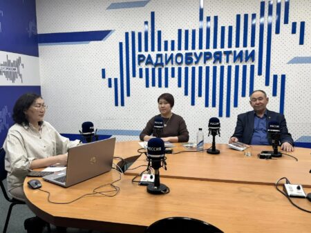 Виктор Слипенчугай номууд тухай Буряадай радиодо хөөрэлдөө