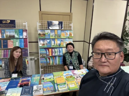 Центр «Бэлиг» на Книжном салоне: особый интерес к изданиям на бурятском языке